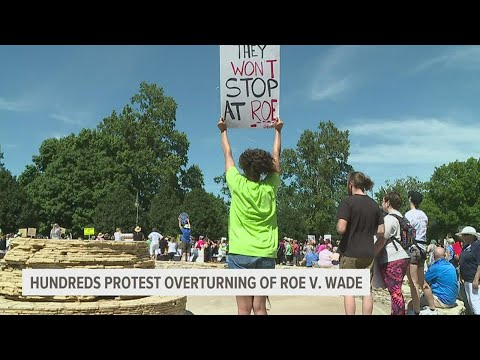 ‘A terrible injustice to women’ | Hundreds meet in Davenport to protest overturning of Roe v. Wade